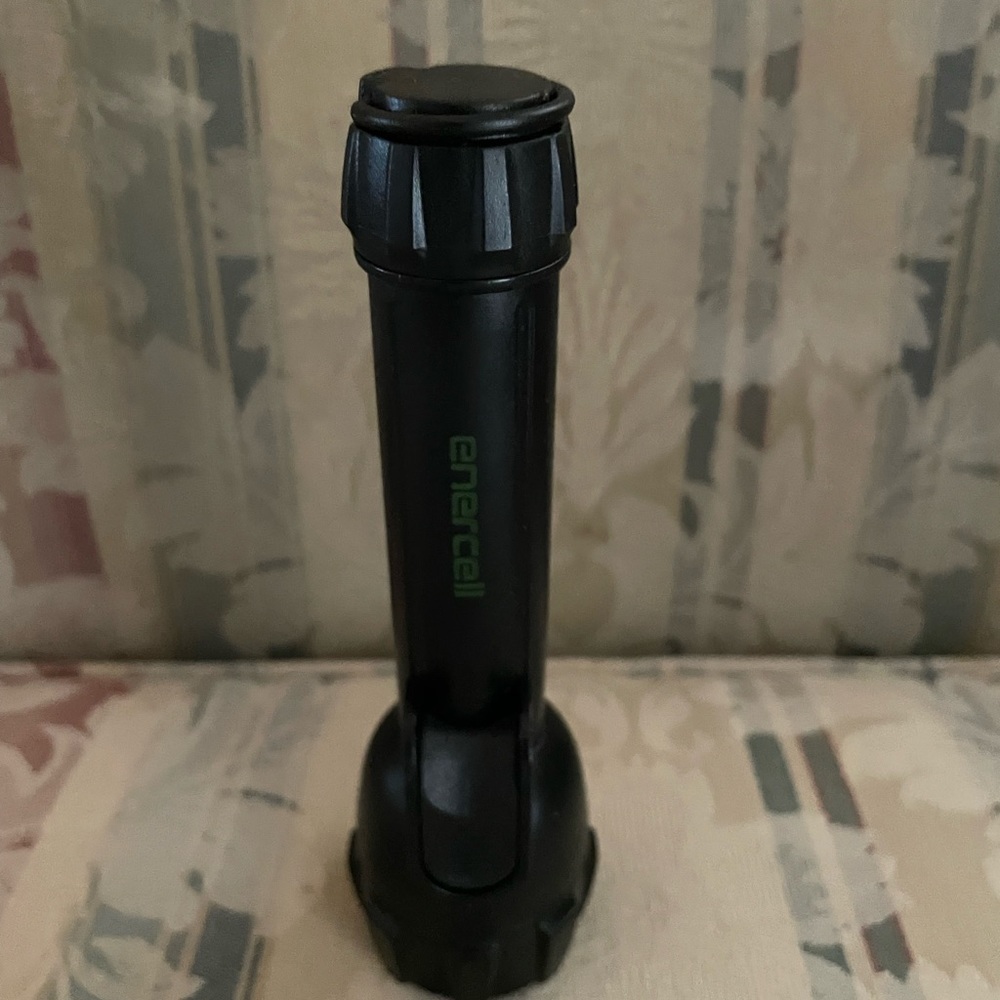 NWOT Enercell flashlight